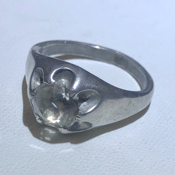 Vintage clear stone silver tone ring - Picture 2 of 4